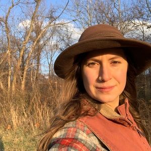 Meet your Posher, Ellisa